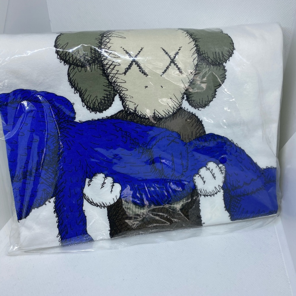 Kaws x UNIQLO “Gone” Brand New T-shirt